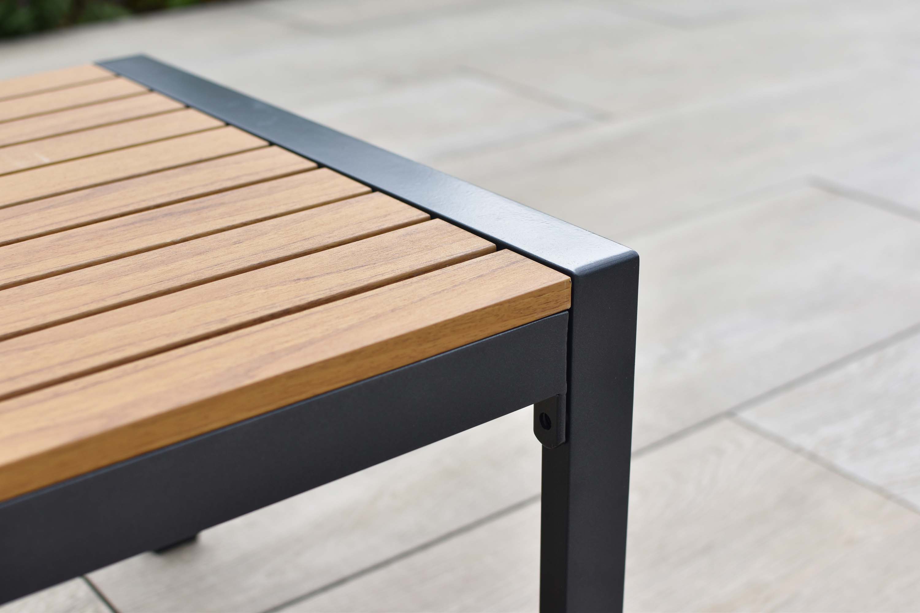 Kavos Set, 2 Sessel, 1 zweisitzige Bank, Tisch 100 x 50 cm, inkl. Sitz- und Rückenkissen Kavos Set, 2 Sessel, 1 zweisitzige Bank, Tisch 100 x 50 cm, inkl. Sitz- und Rückenkissen