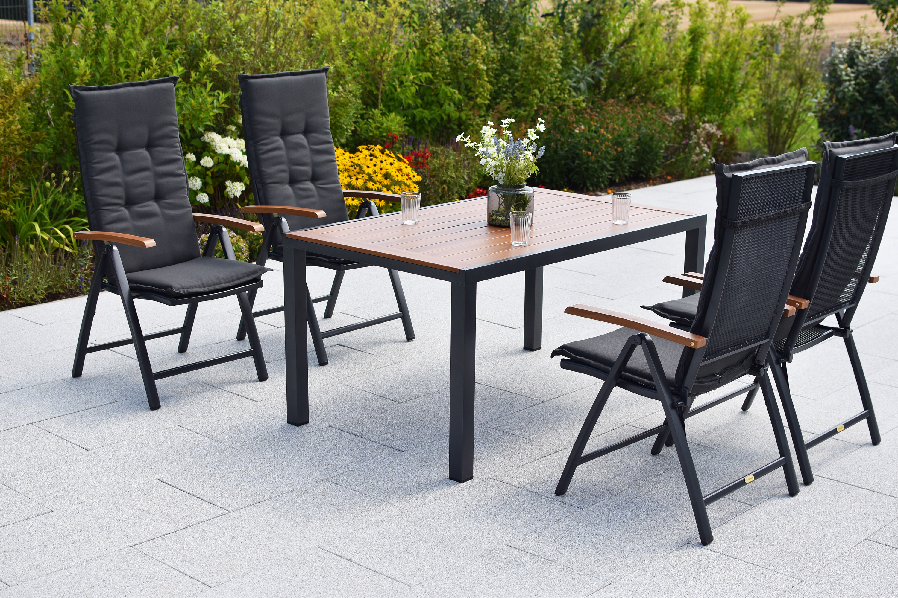 Thasos Set 9tlg. 4 Klappsessel, Tisch 150 x 90 cm, folierte Tischplatte in Holzoptik, inkl. Kissen