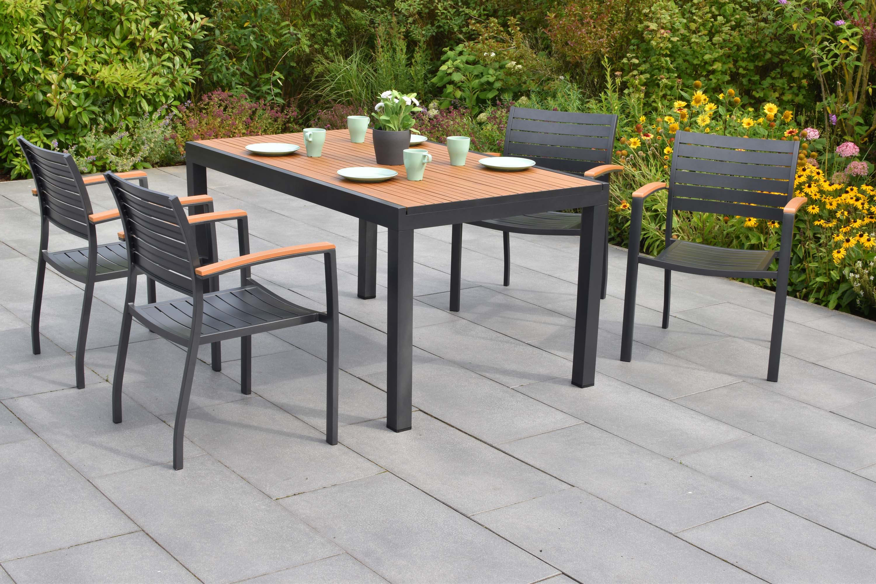 Astros Set 9tlg., 4 Stapelsessel, Tisch 150 x 90 cm, inkl. Kissen