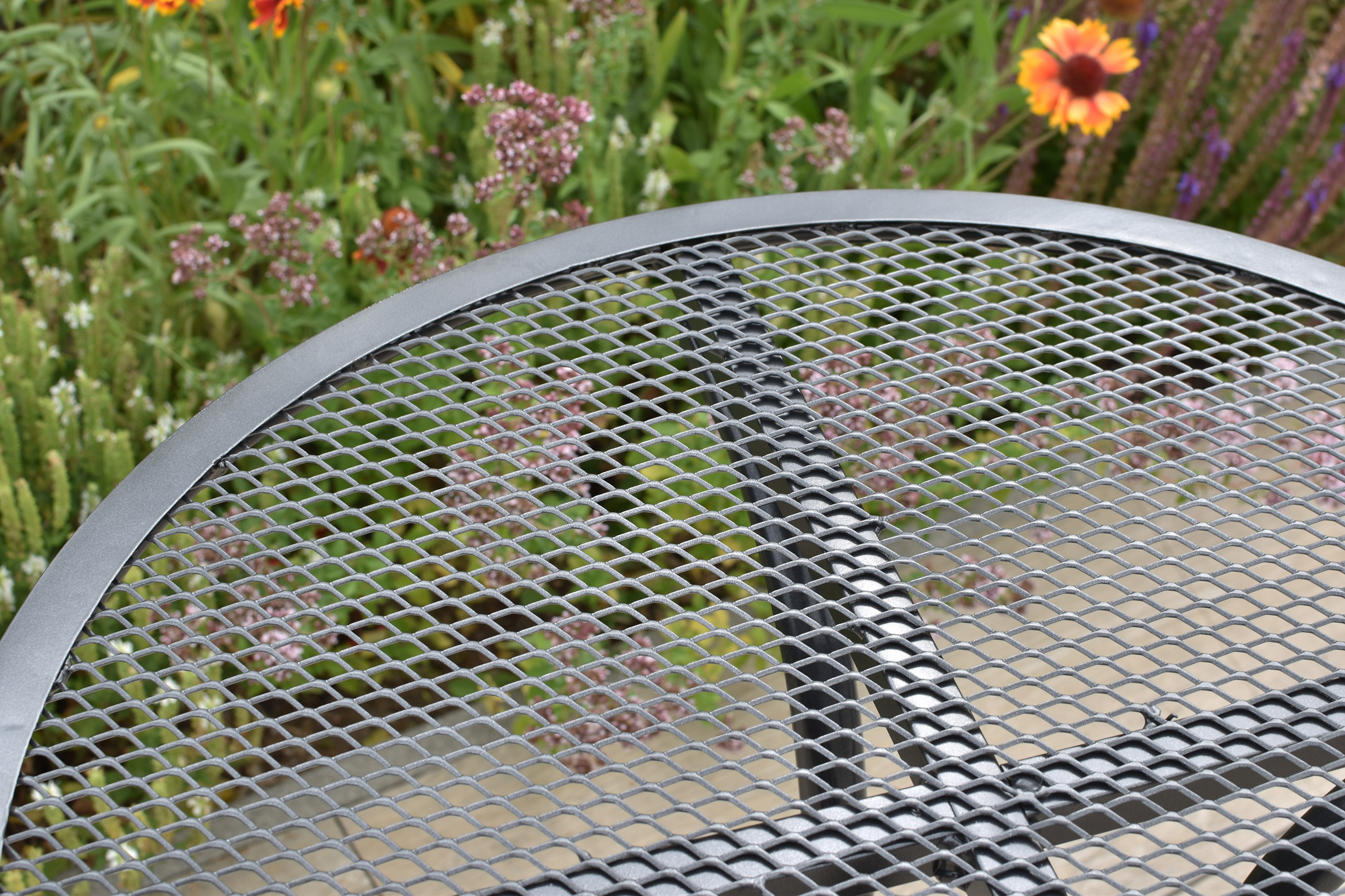 Delos Set 5tlg., 2 Stapelsessel, Tisch rund Ø 60 cm, inkl. Kissen