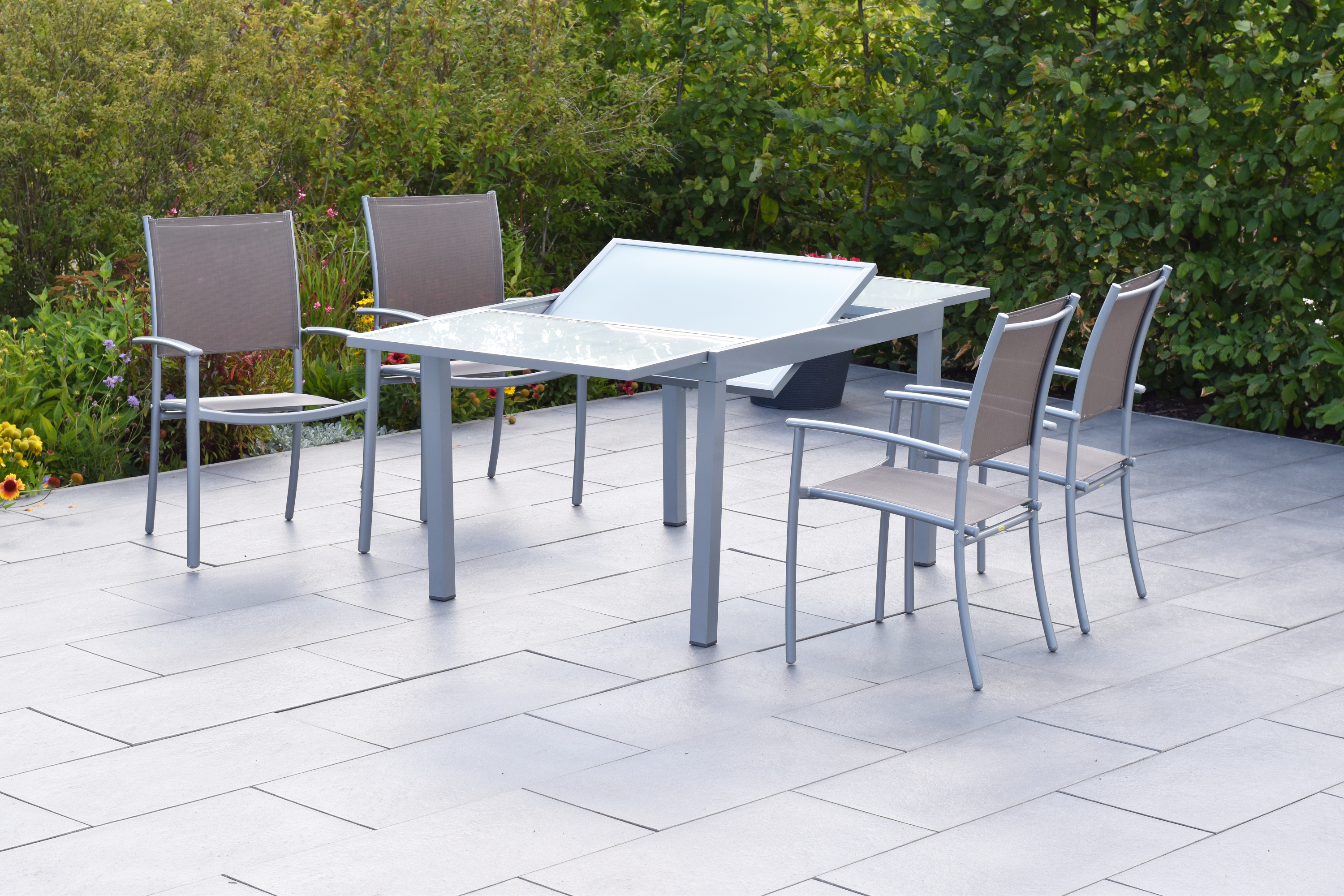 50885-325-2 Milano Set 5tlg., 4 Stapelsessel, Ausziehtisch 120/180 x 90 cm, silber/taupe