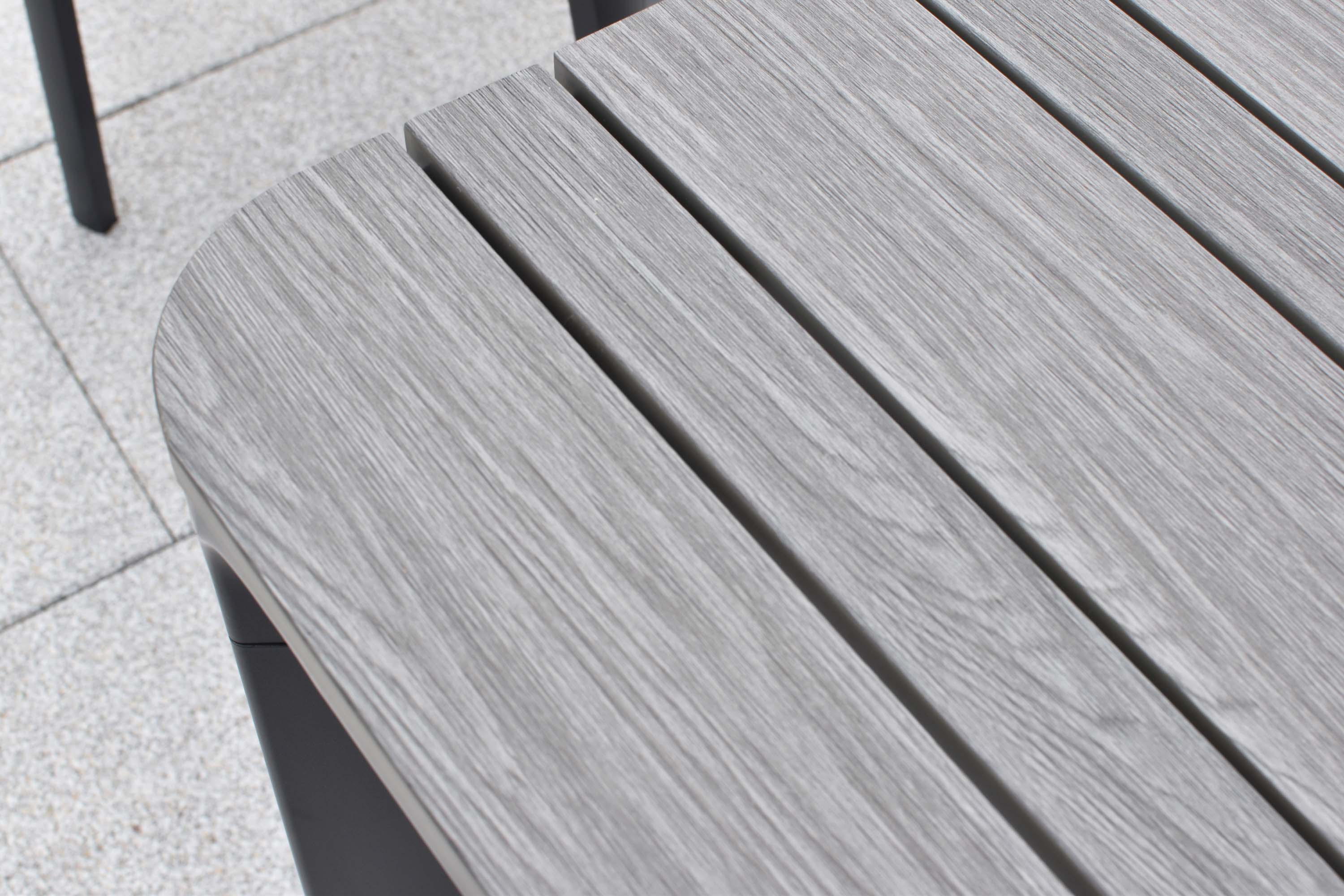 Tisch 160 x 90 cm, Tischplatte aus Kunststoff in realistischer Holzoptik