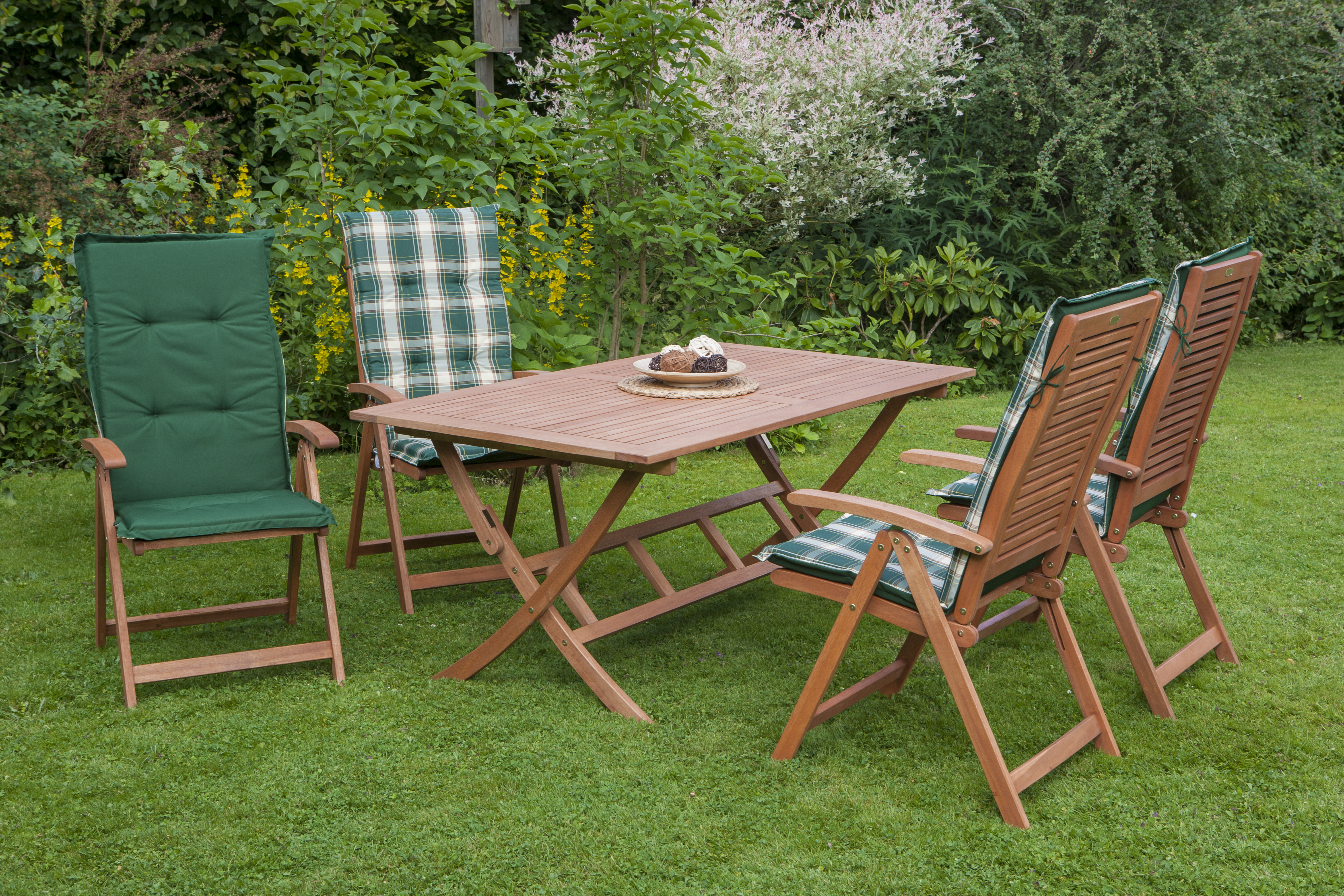 La Plata Set, 9tlg., 4 Klappsessel, Klapptisch 160 x 90 cm, inkl. Kissen La Plata Set, 9tlg., 4 Klappsessel, Klapptisch 160 x 90 cm, inkl. Kissen