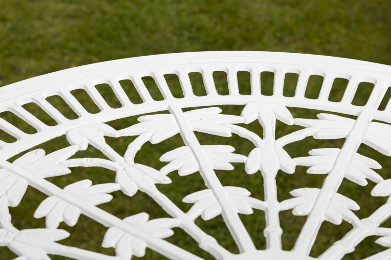 Lugano Ornament Tisch, rund Ø 70 cm, weiß