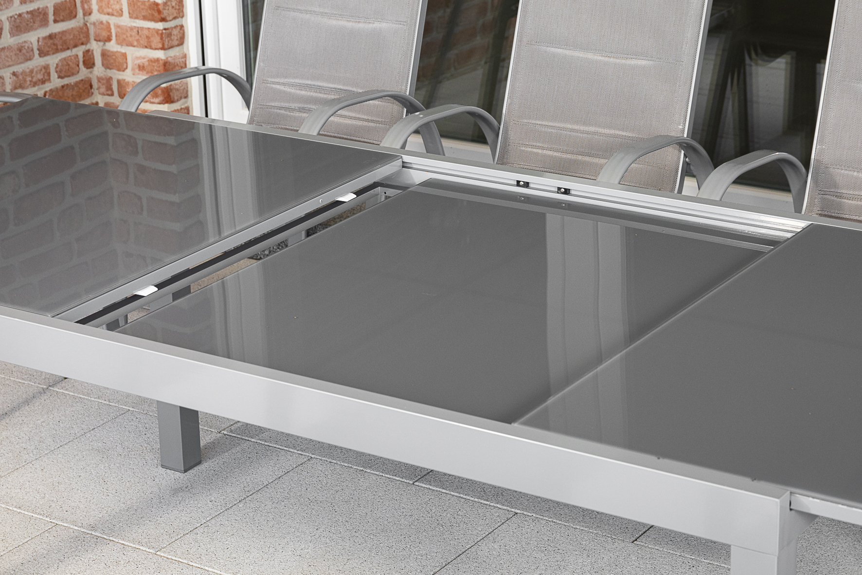50329-330-4 Amalfi di lusso Set 9 tlg., 8 Stapelsessel, Ausziehtisch 200 (300) x 100 cm, diamantbraun