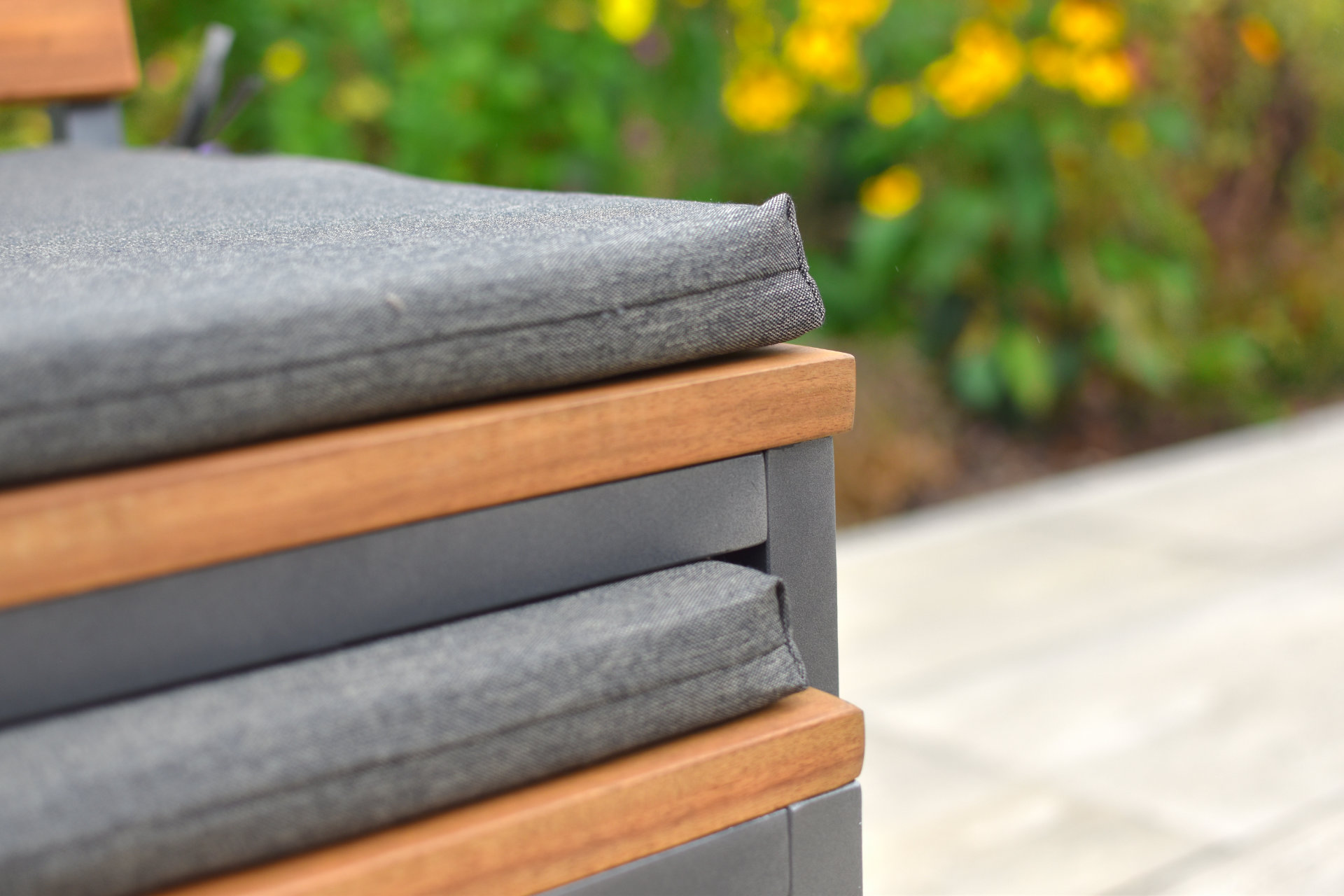 22030-011-6 Milos Set Flex-Ausziehtisch, 160/320 x 90 cm, inkl. Kissen