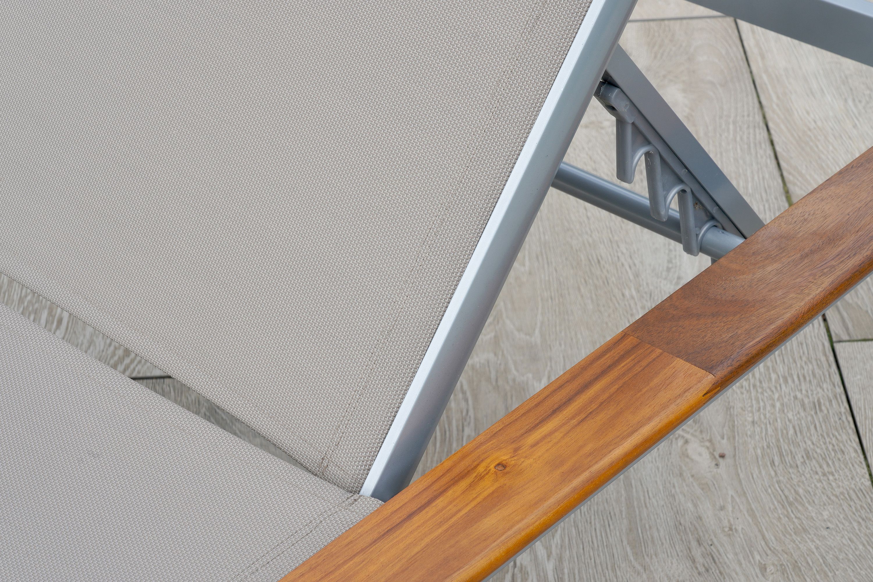 Naxos Liege mit Rädern