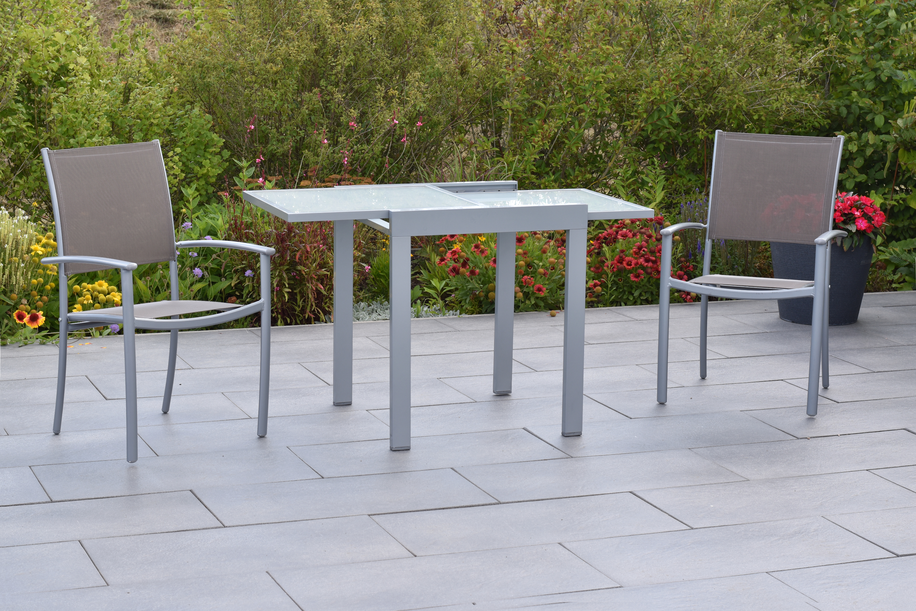 50882-325-3 Milano Set 3tlg., 2 Stapelsessel, Balkonausziehtisch 65 (130) x 65 cm, silber/taupe
